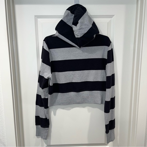 Levi's Girls Black/Grey Cropped Long Sleeve full zip Sweatshirt hoodie size XL - Picture 4 of 4